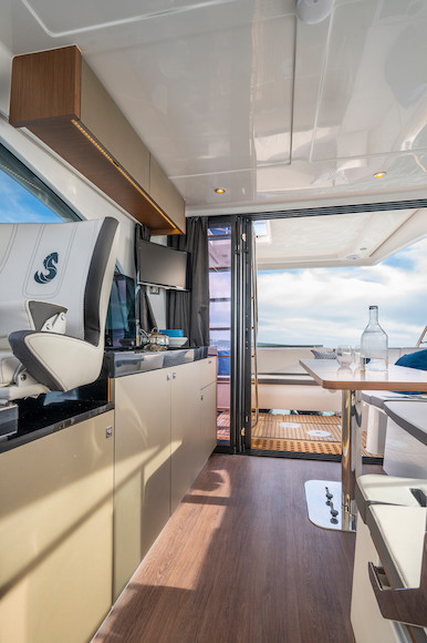 Salone del Beneteau Antares 11 Coupé.