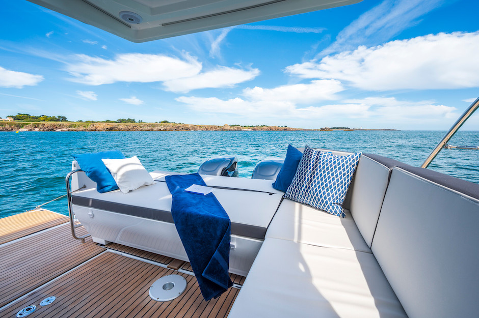Pozzetto del Beneteau Antares 11 Coupé.