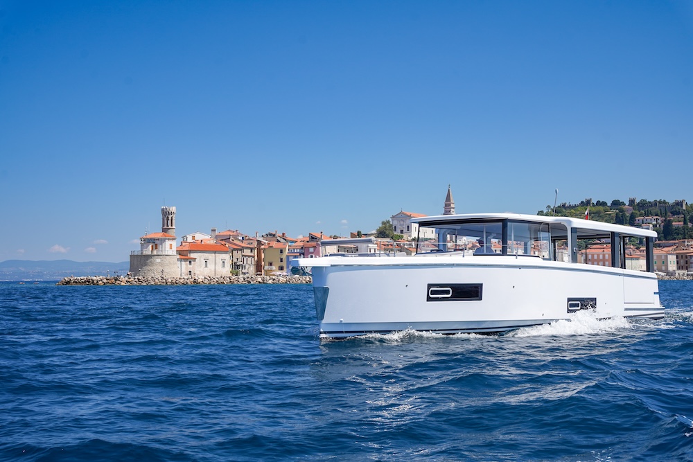 Beneteau Island Cruising Concept.