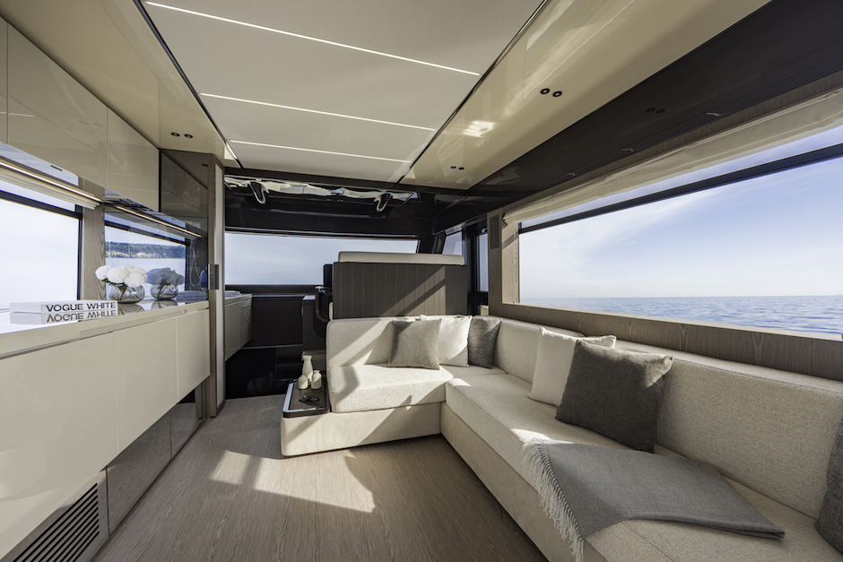 Salone dell'Invictus ST550.