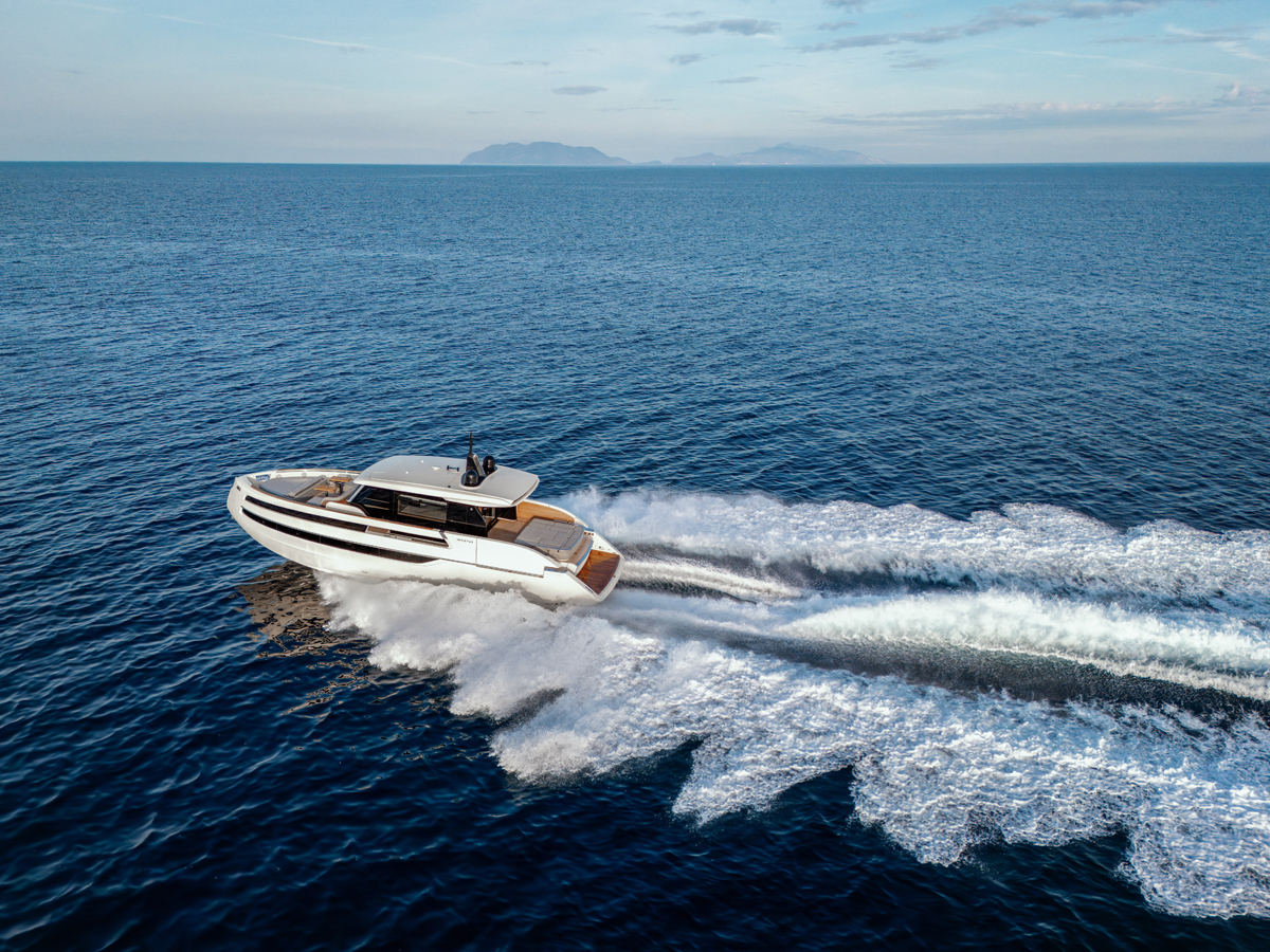 Invictus ST550.