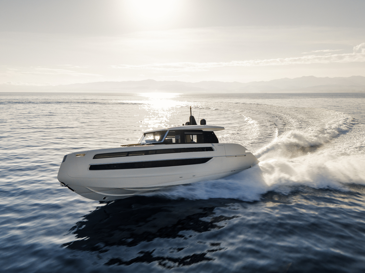 Invictus ST550, l’ammiraglia che reinterpreta le ispirazioni classiche