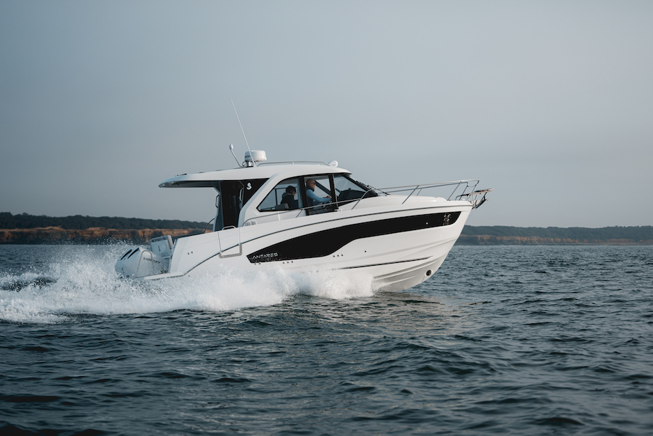 Beneteau Antares 9 versione 2025.