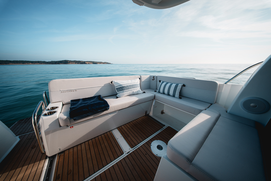 Beneteau Antares 9 versione 2025.