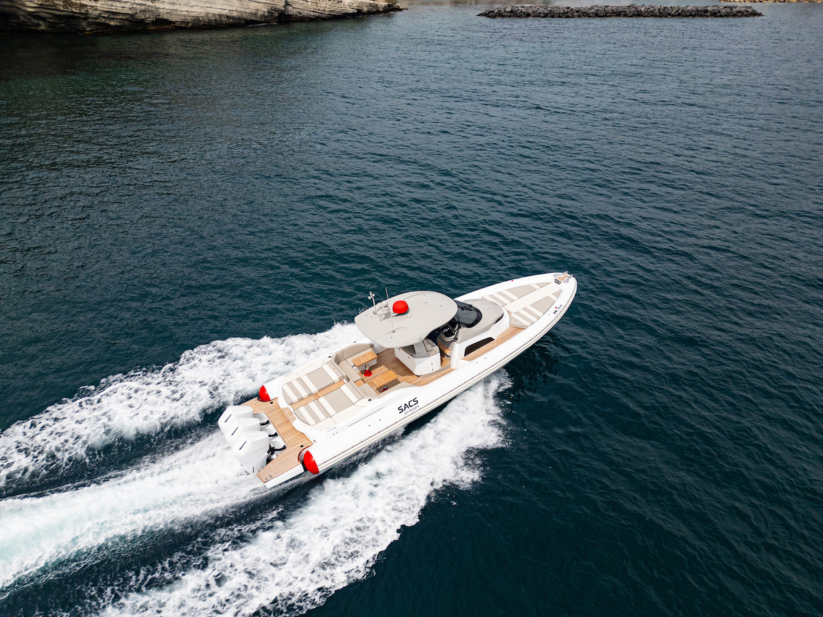 Strider 13 Knt x Sacs, gommone d’alta moda in edizione limitata