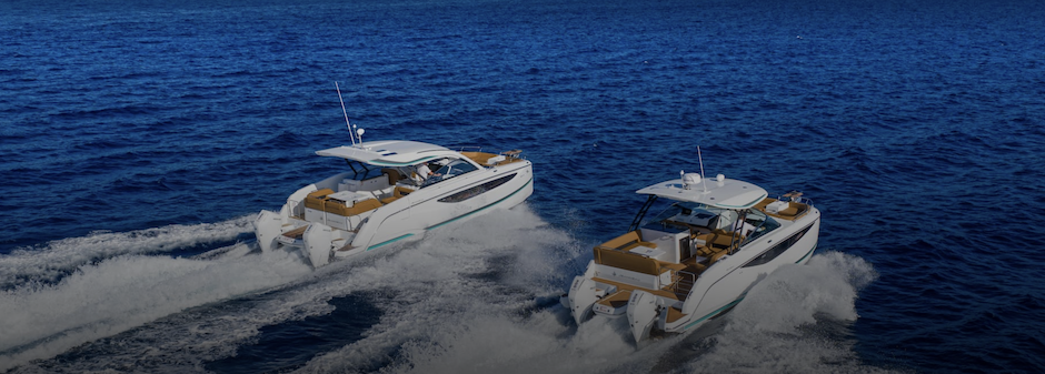 Catamarani Jeanneau TH33 e TH38 visti da poppa.