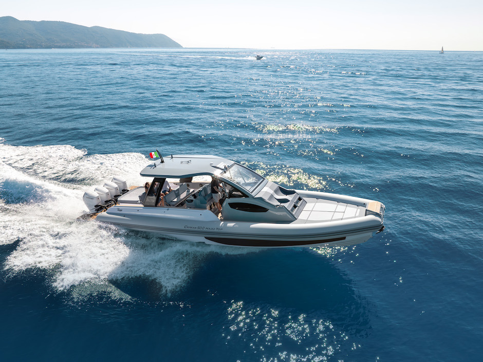 Ranieri Cayman 50.0 Hard Top, un cruiser comodo con una grinta da 60 nodi