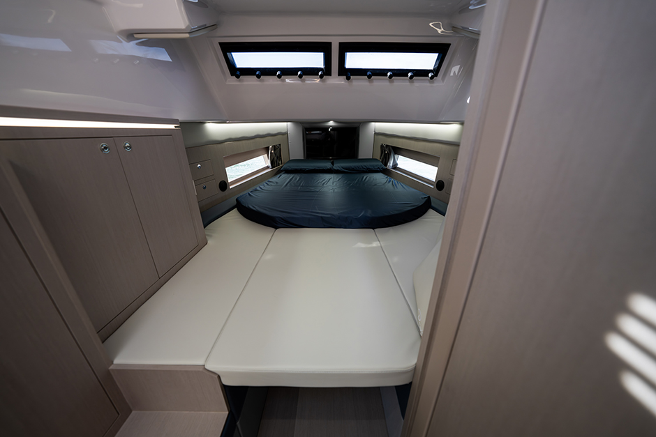 Letto prodiero per l'armatore del Ranieri Cayman 50.0 Hard Top.