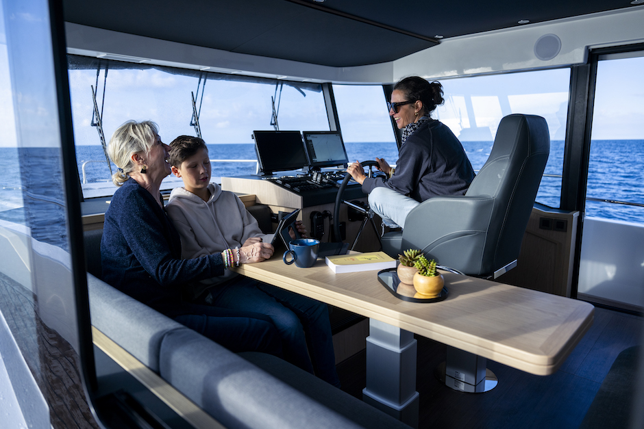 Dinette accanto alla postazione di comando.