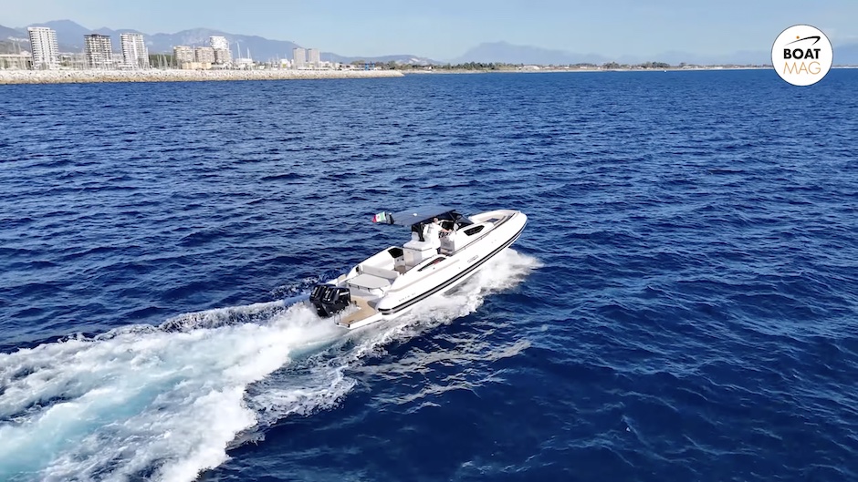 Prova del Mercury Verado V10 425 cv sul Salpa Soleil 40.