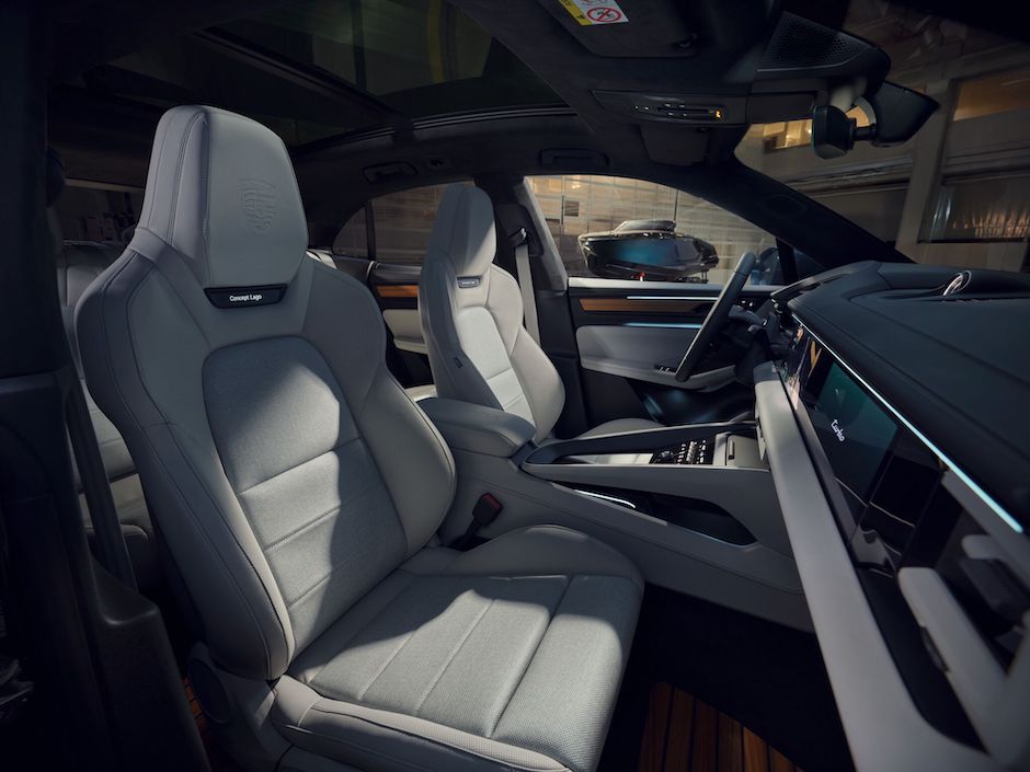 Abitacolo Porsche Macan.