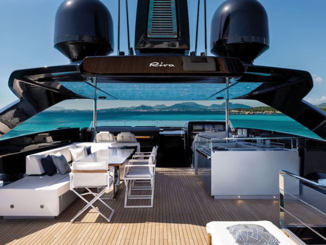 Flybridge visto da poppa.