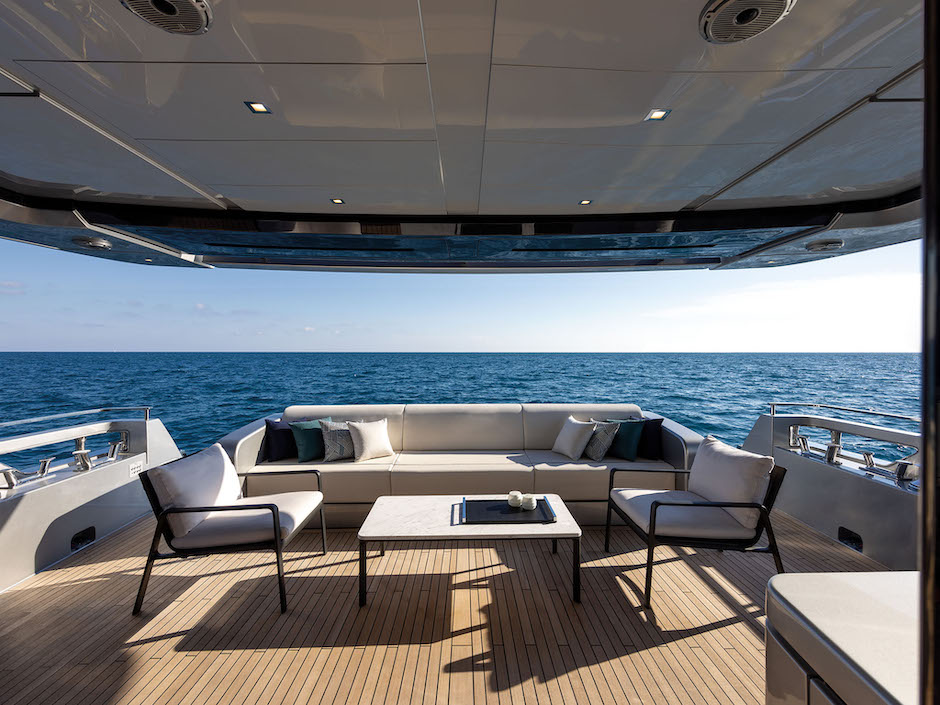 Pozzetto del Riva 102 Corsaro Super.