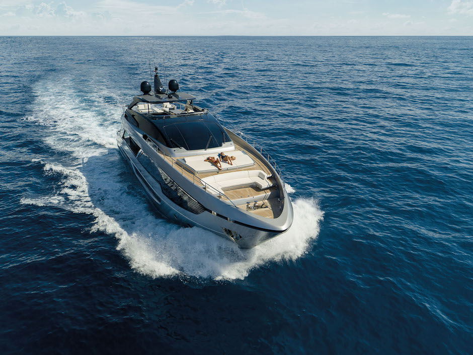 Riva 102 Corsaro Super, evoluzione di un’icona