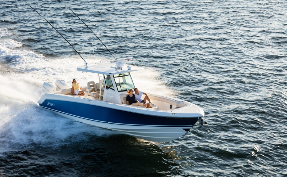 Anteprima 2016: a Parigi debutta il Boston Whaler 330 Outrage