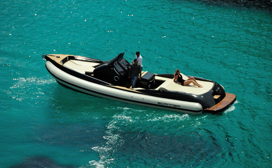 Scanner Envy 950 Touring, un gommone chic e personalizzabile