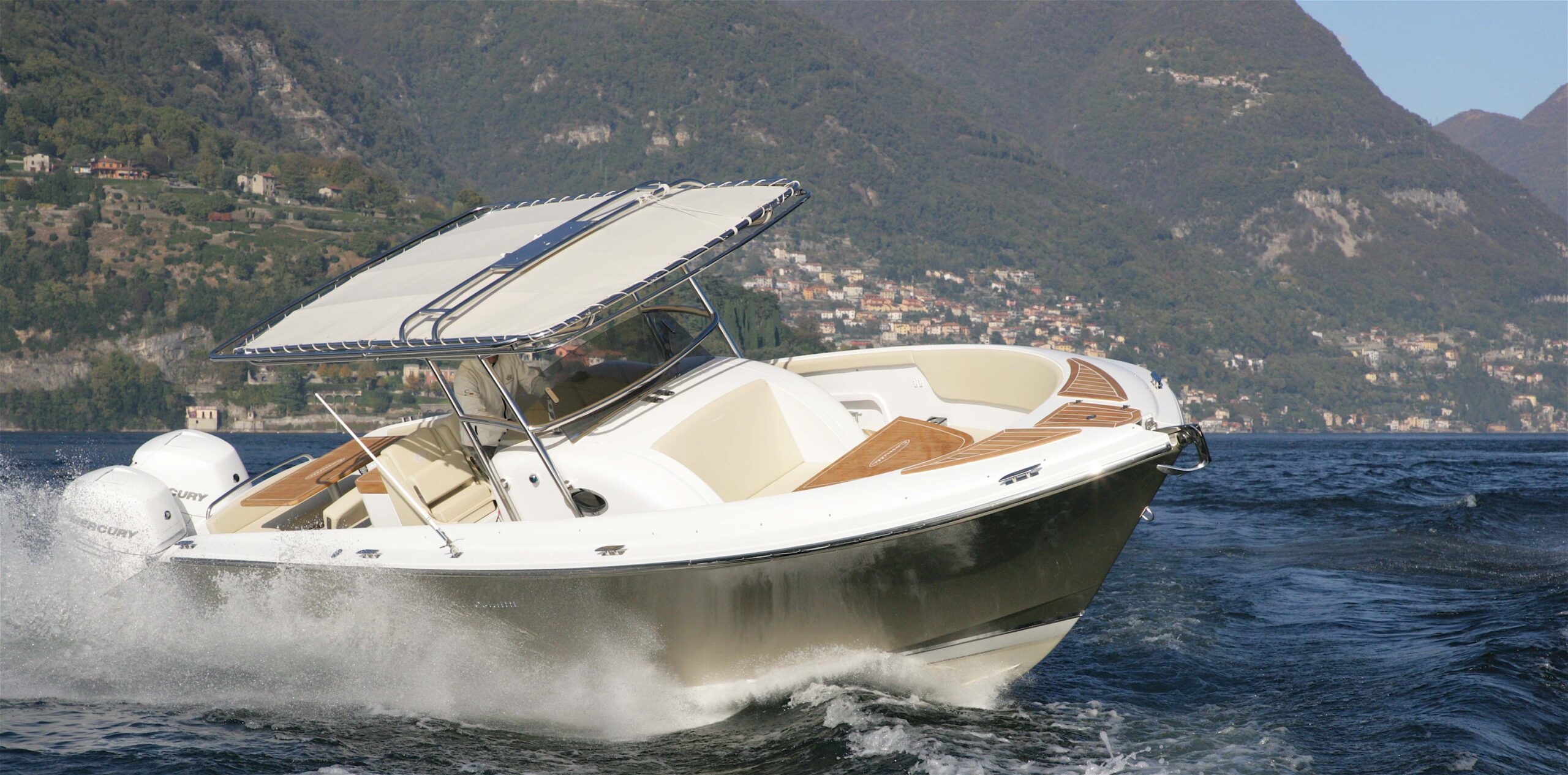 Comitti Isola 33, il fascino vintage arriva anche sui fisherman