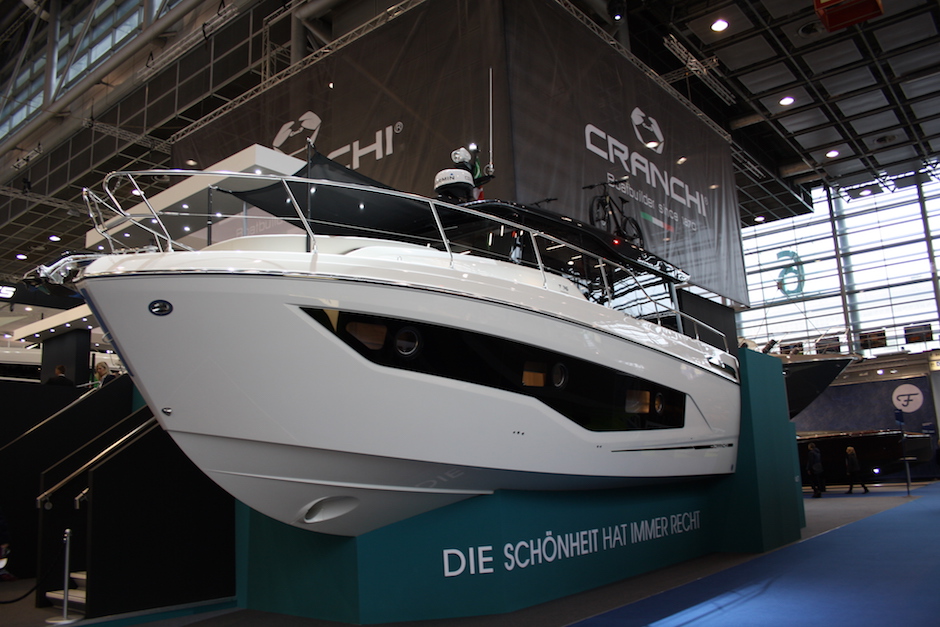 Al Boot debutta il Cranchi T 36 che crea una nuova categoria nautica, quella dei Crossover