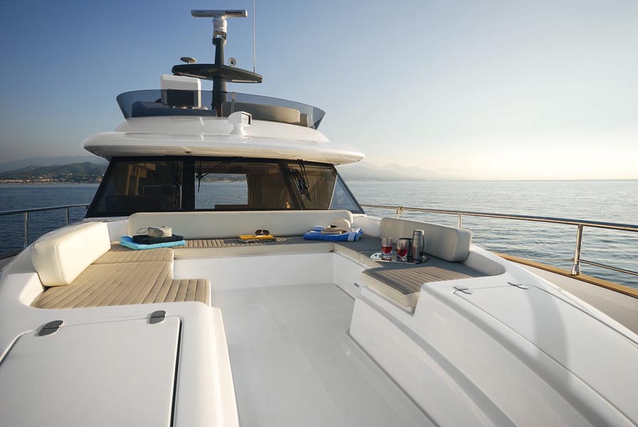 azimut magellano 53