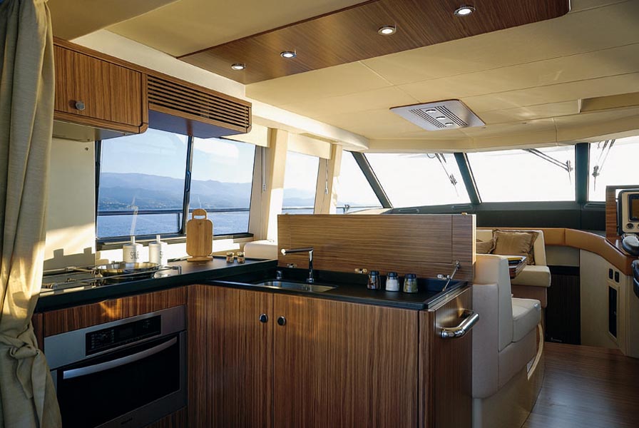azimut magellano 53