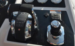 Pirelli-P1400-Sport_Mercury-Verado
