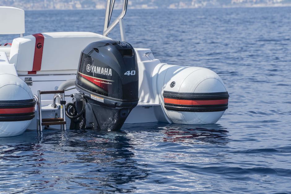 Il fuoribordo F40G Supreme acquistabile con la promozione Yamaha Satisfaction Sea 2023.