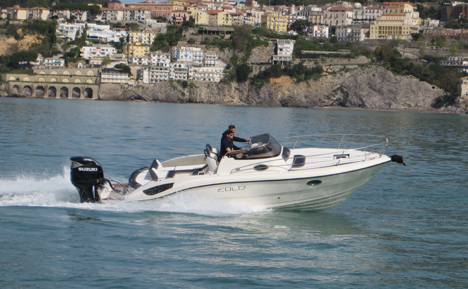 Il test del nuovo Suzuki DF350A sull'Eolo 830 Day: tanta grinta con poco rumore e bassi consumi