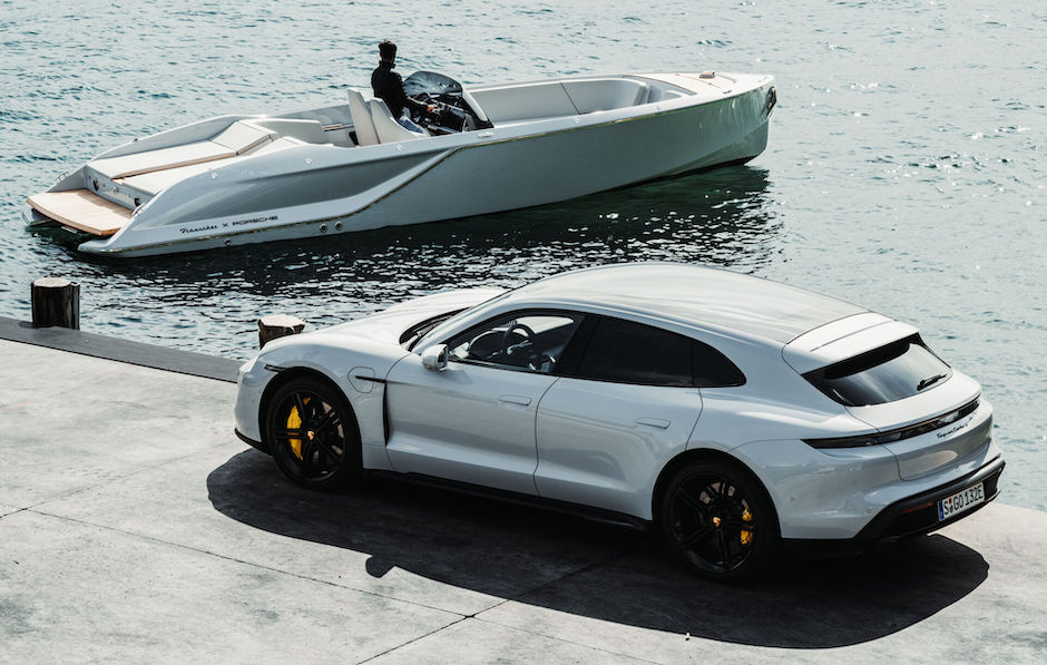 Frauscher x Porsche 850 Fantom Air, il motoscafo di otto metri col motore elettrico della Macan