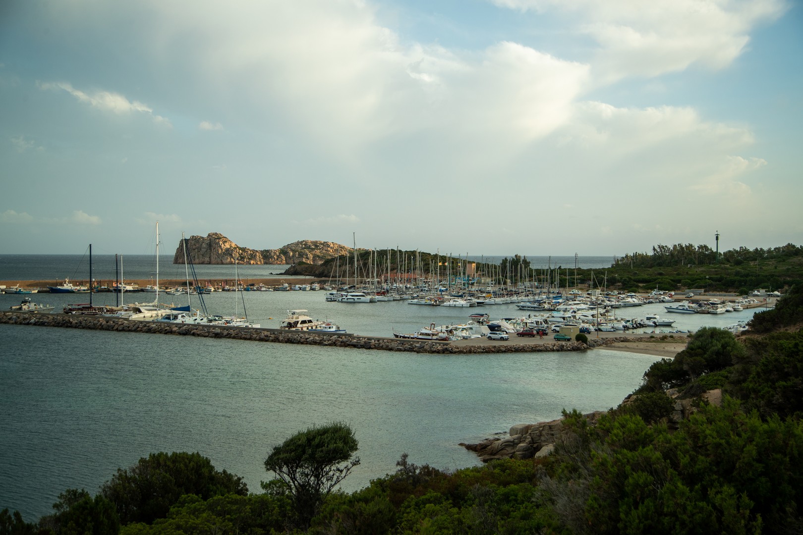 Scorcio del Marina di Teulada, uno dei porti del network di marina turistici del Gruppo Marinedi.