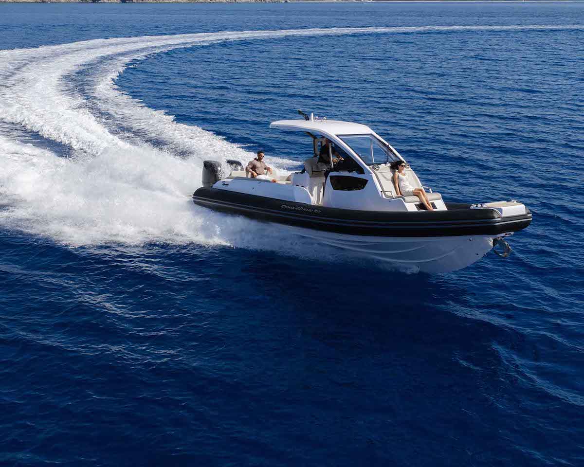 Ranieri Cayman 41.0 Hard Top, il gommone con l'hardtop che vola a oltre 43 nodi. Ecco il nostro test