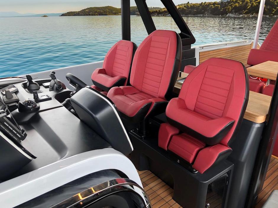 Al Cannes Yachting Festival lo stand dell'inventiva con le novità di Besenzoni