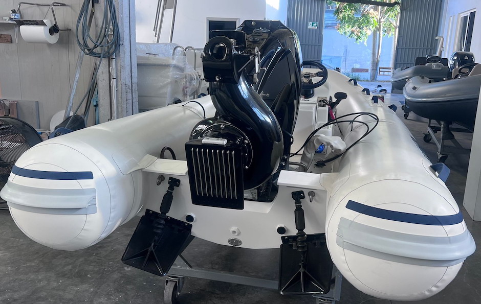 Geniuss HTS 380 Cruiser col sistema HTS e il Mercury 40 Jet Power