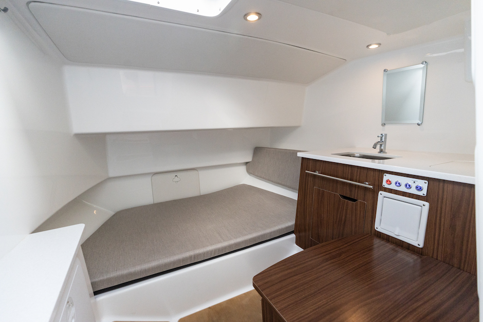 Vano interno del Beneteau Flyer 30.
