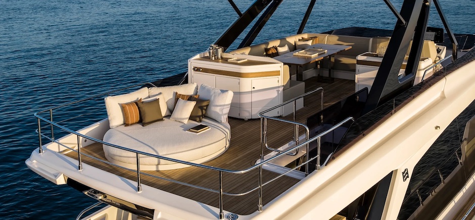 Flybridge del Ferretti 720.